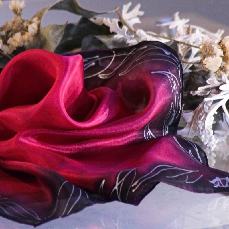 Hedvábný šátek - Černo cyklámenový