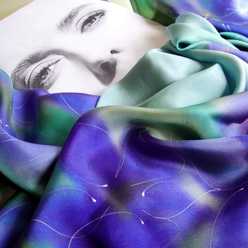 Hedvábný šátek - Mátový twill s fialkami