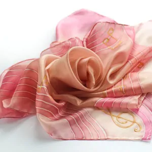 Hedvábný šátek - Pudrový s notami