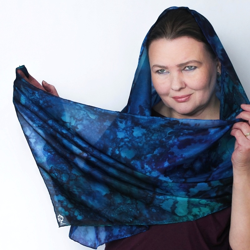 Hedvábný šál - Bezhvězdná noc