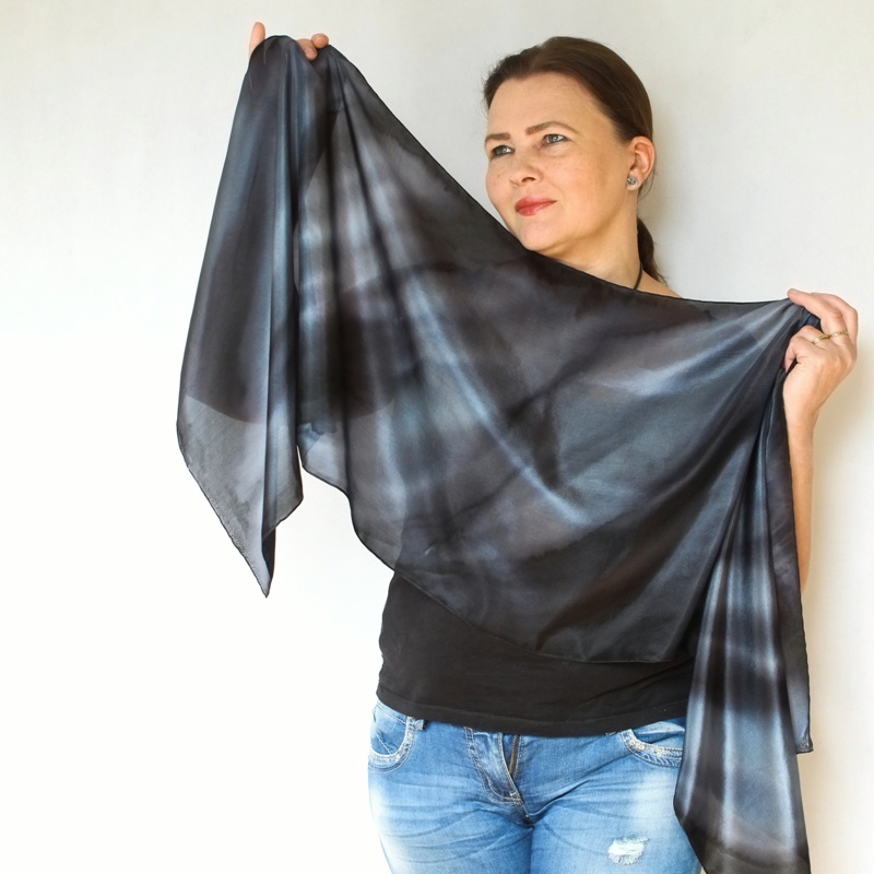 Hedvábný šál - Černošedý