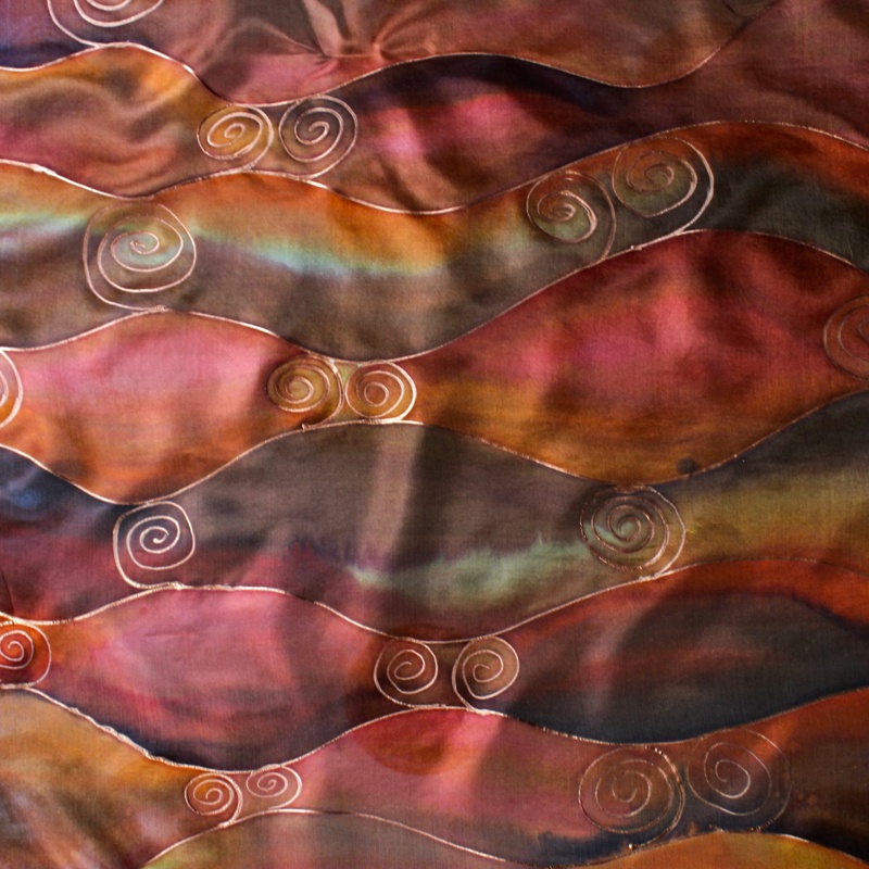 Hedvábný šátek - Bronzové spirálky