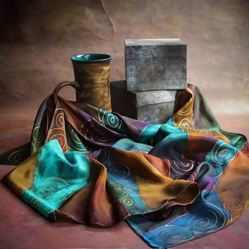 Hedvábný šátek - Spirály na vlnách