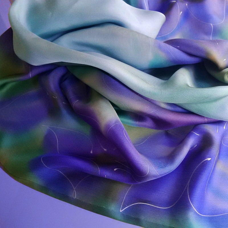 Hedvábný šátek - Mátový twill s fialkami