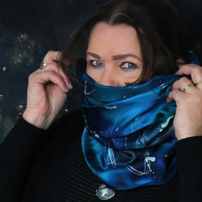 Hedvábný nákrčník - Noční nebe