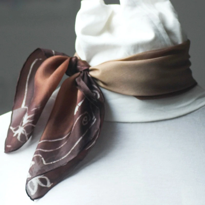 Hedvábný šátek - Vintage hnědý