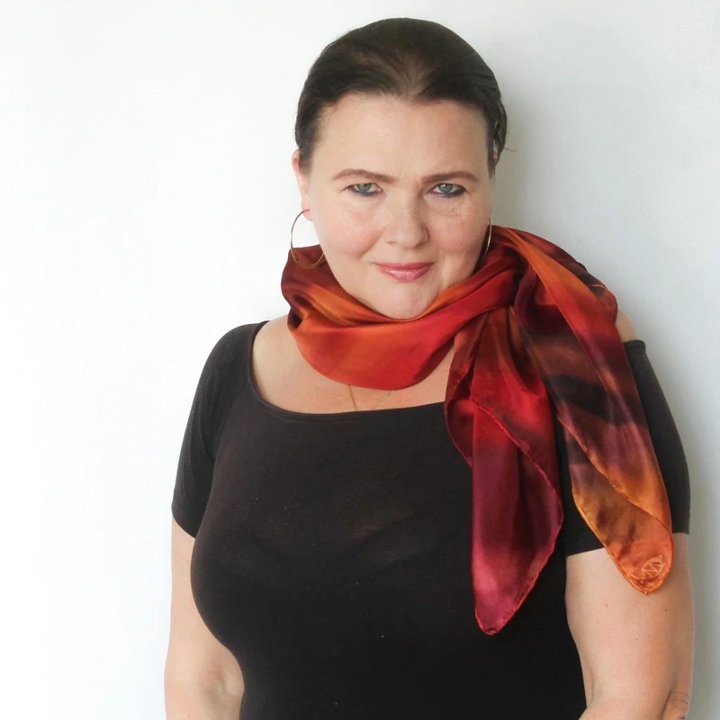 Hedvábný šátek - Červeno skořicový