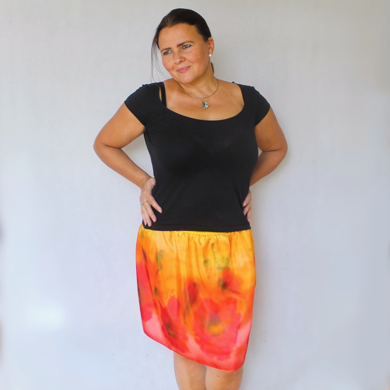 Hedvábná sukně - Máky v obilí