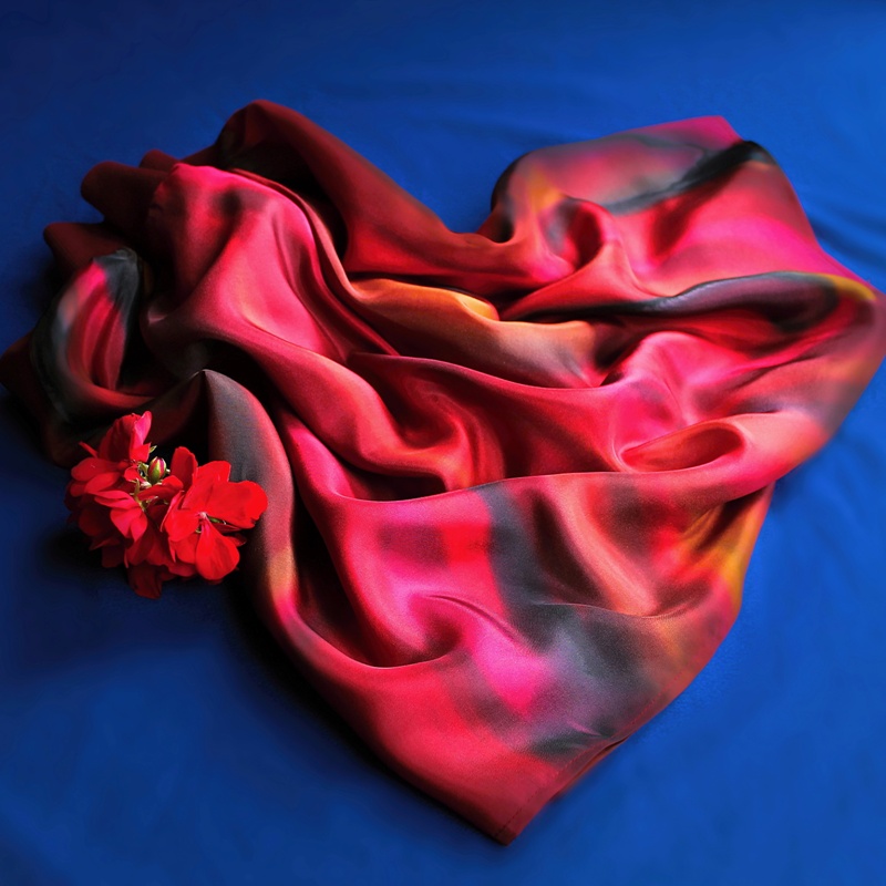 Hedvábná sukně - Čas vlčích máků