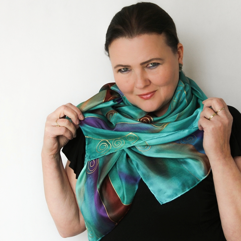 Hedvábný šátek - Spirály v tyrkysu