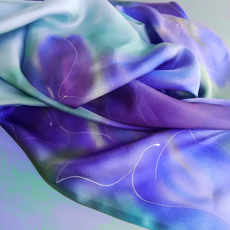 Hedvábný šátek - Mátový twill s fialkami