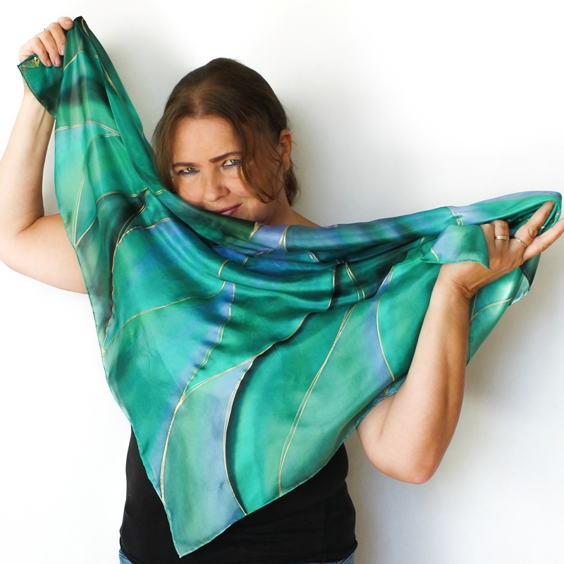 Hedvábný šátek - Zeleno fialový květ