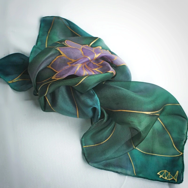 Hedvábný šátek - Zelenofialový kvítek