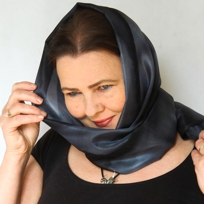 Hedvábný šál - Černošedý