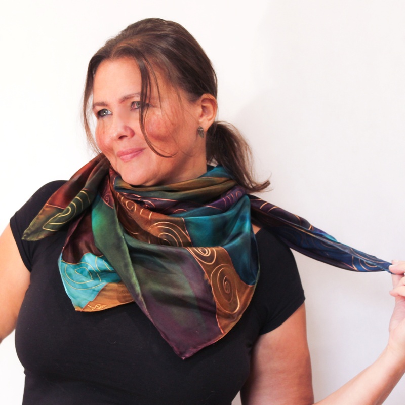 Hedvábný šátek - Spirály na vlnách