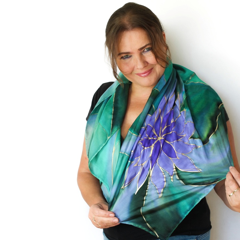 Hedvábný šátek - Zeleno fialový květ