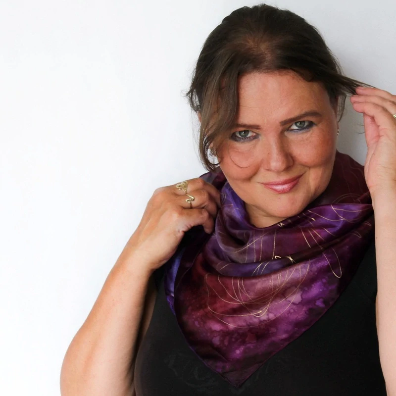 Hedvábný šátek - Fialová noc