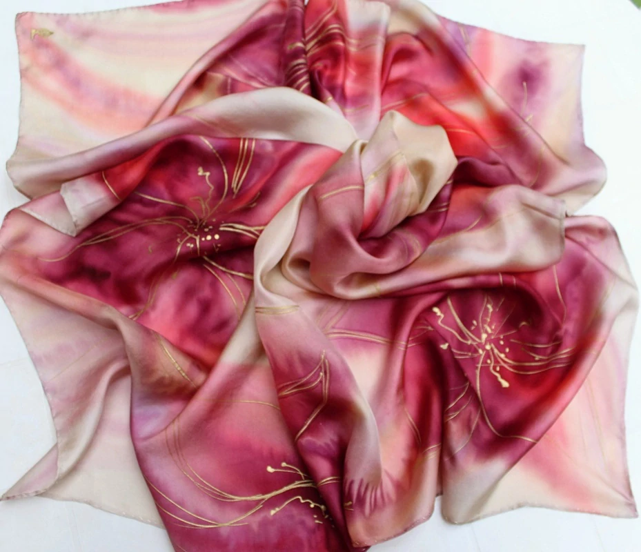 Hedvábný šátek - Rubínové květy