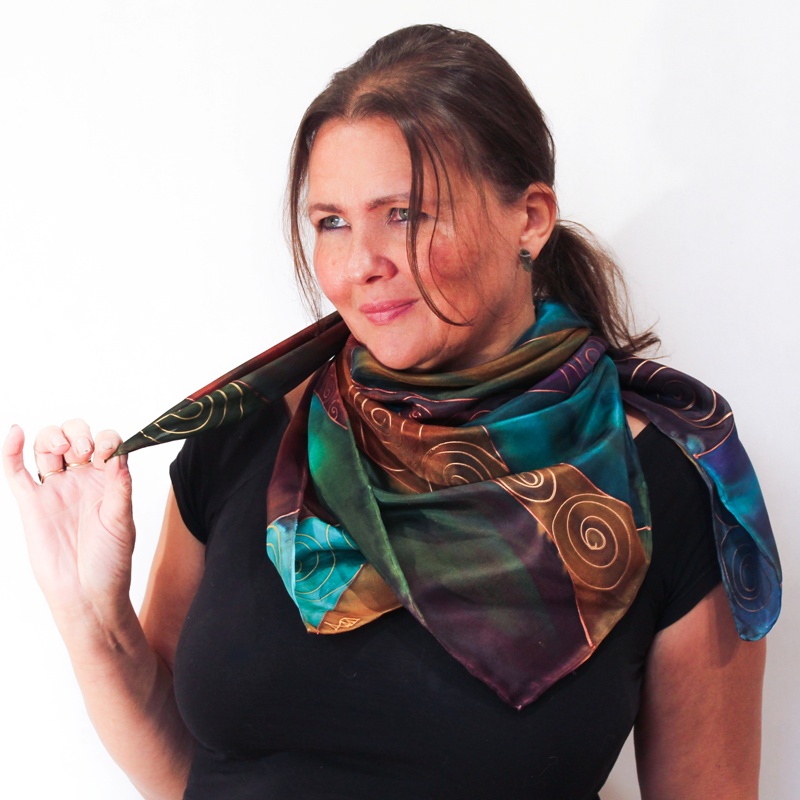 Hedvábný šátek - Spirály na vlnách