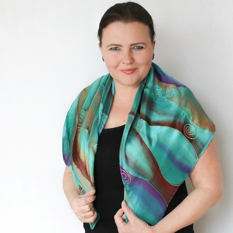 Hedvábný šátek - Spirály v tyrkysu
