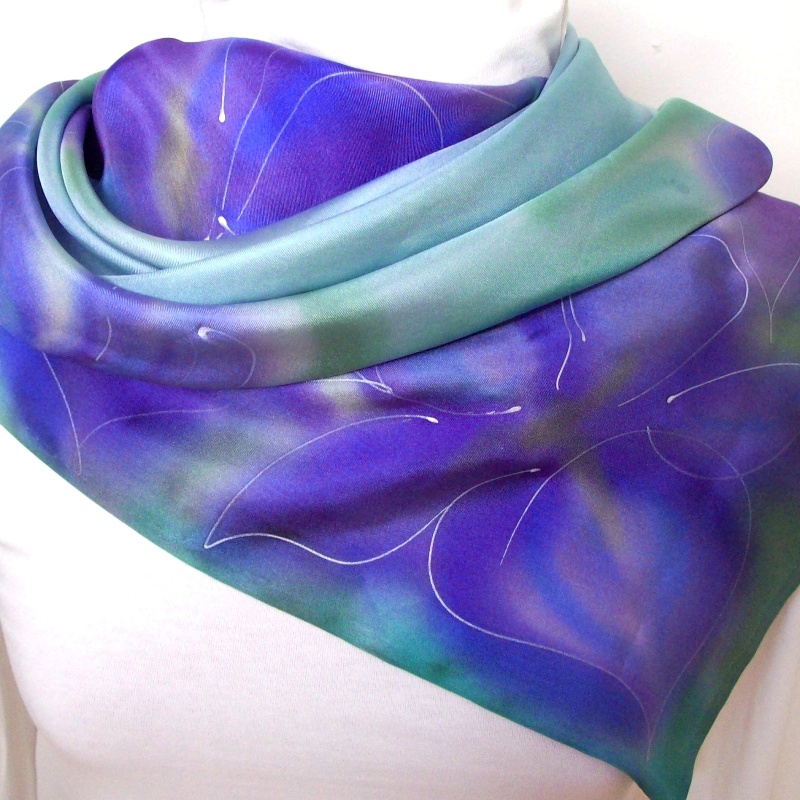 Hedvábný šátek - Mátový twill s fialkami