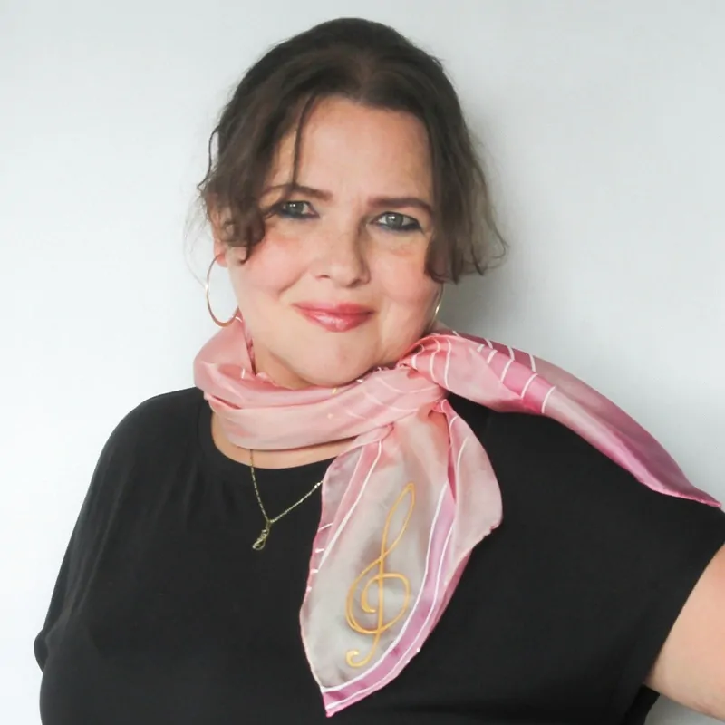 Hedvábný šátek - Pudrový s notami
