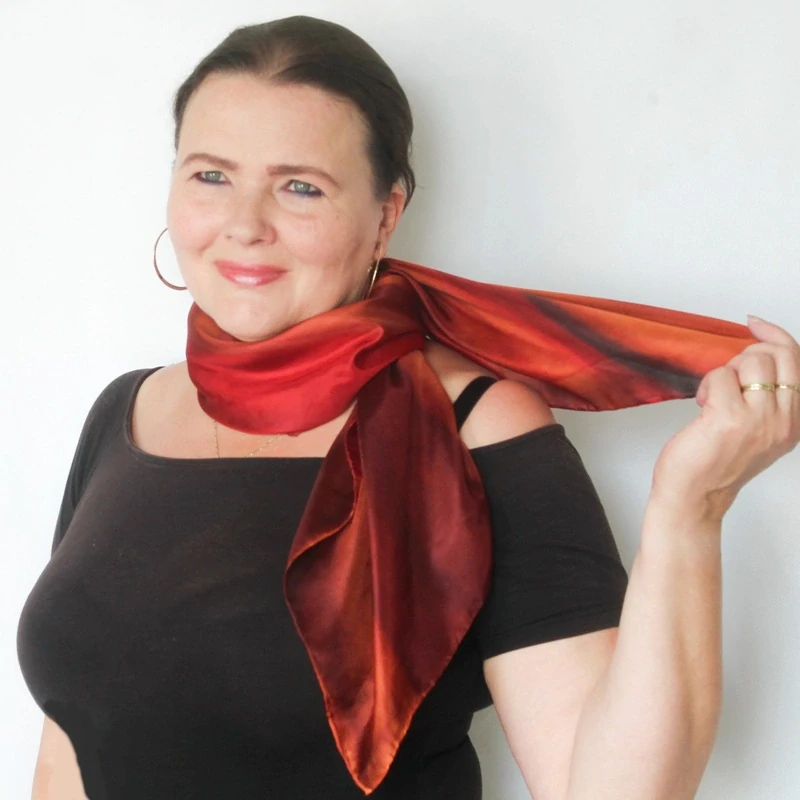 Hedvábný šátek - Červeno skořicový