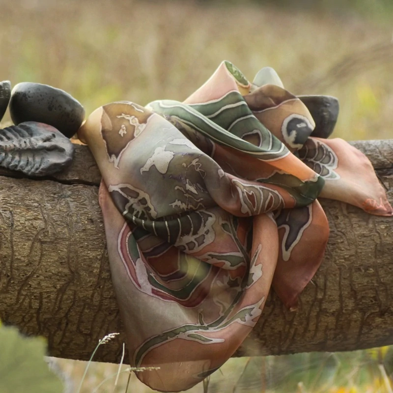 Hedvábný šátek - Cesta do pravěku