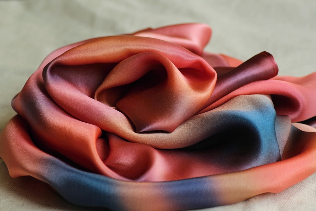 Hedvábný nákrčník - Modro lososový