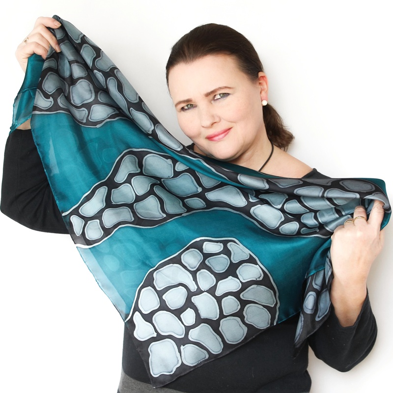 Hedvábný šátek - Šedo petrolejové oblázky