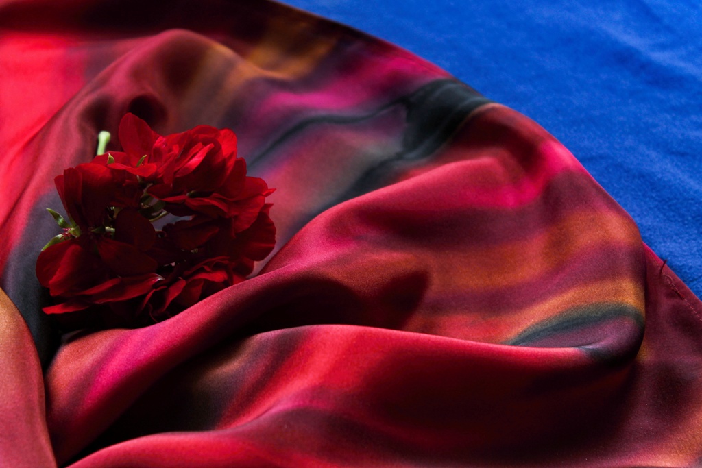 Hedvábná sukně - Čas vlčích máků