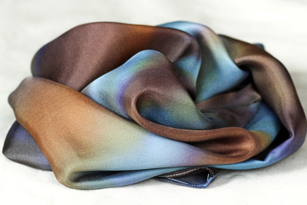 Hedvábný nákrčník - Nebe na zemi