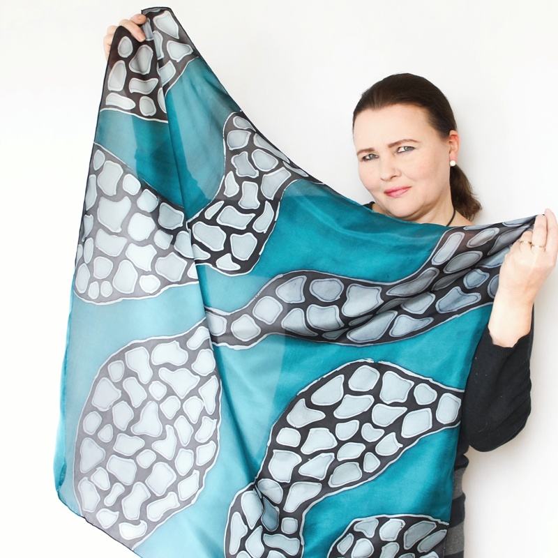 Hedvábný šátek - Šedo petrolejové oblázky